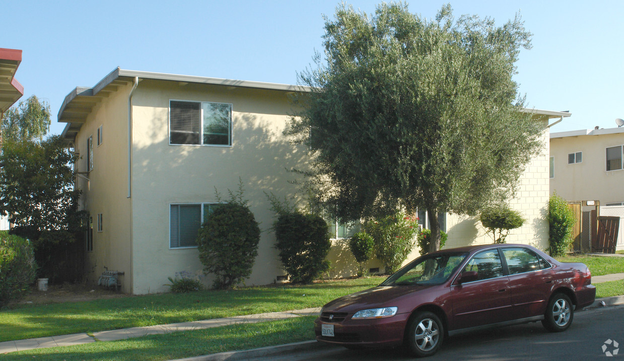 Primary Photo - 1805 Bradford Way