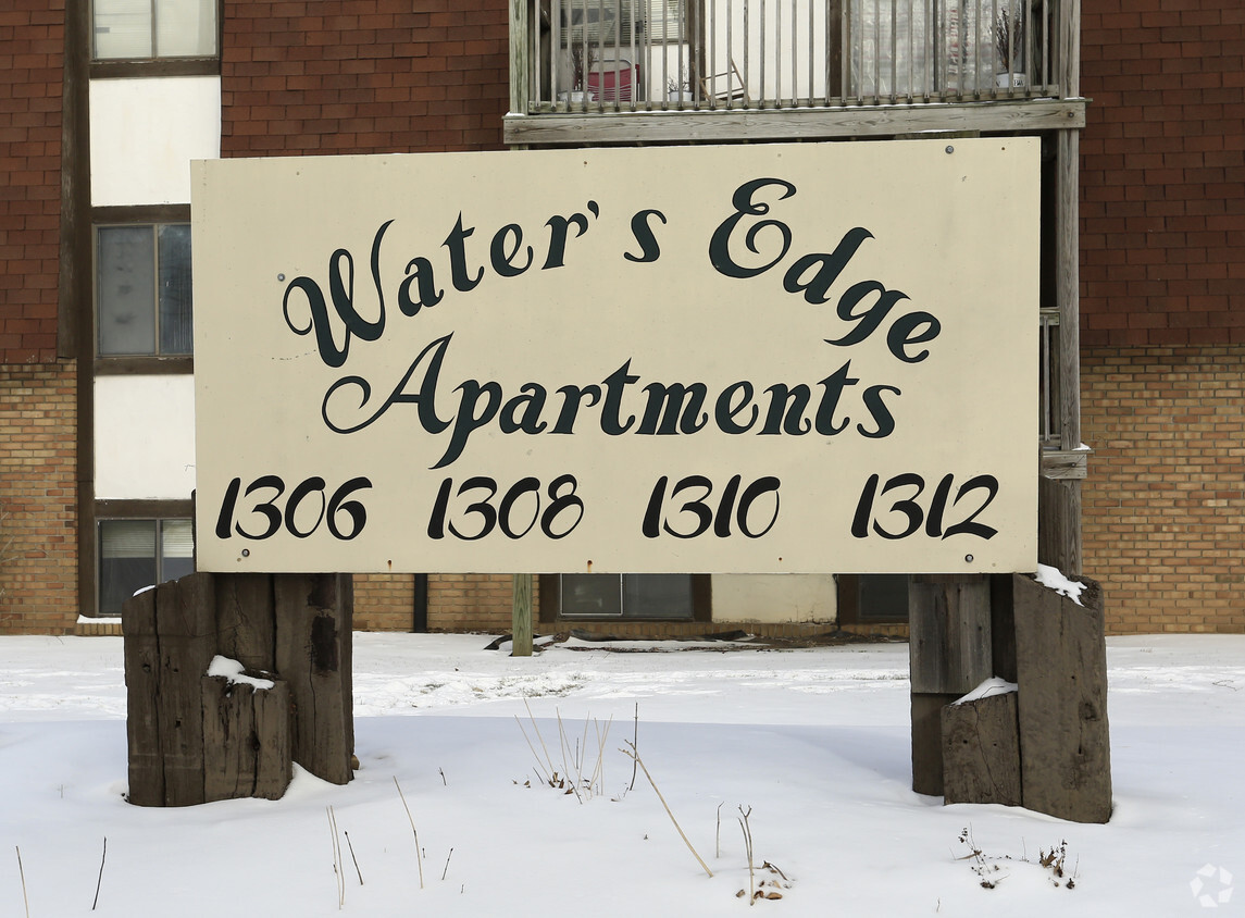 Foto del edificio - Water's Edge Apartments