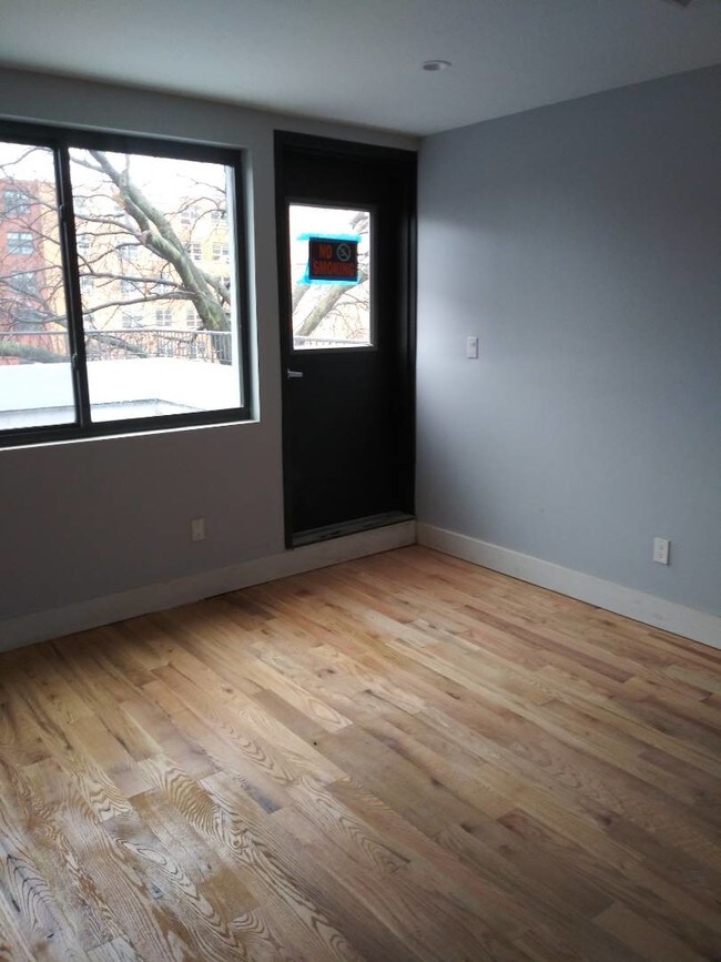 Building Photo - 834 Herkimer St