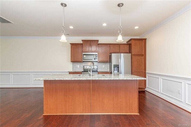 Building Photo - 7348 Pebble Lake Dr