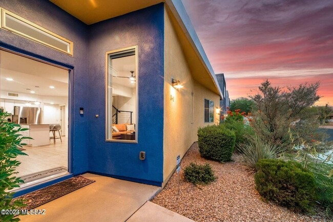 Building Photo - 840 E Park Modern Dr