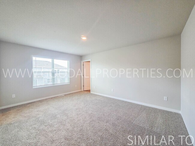 Foto del edificio - Brand New Construction | Never Lived In | 3 Bed, 2.5 Bath Townhome in Waukee