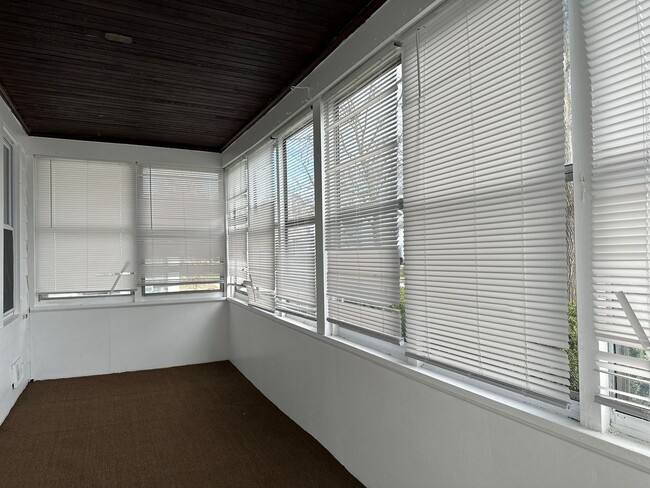 Building Photo - YOU WILL LOVE THIS HOME . CALL NOW FOR APPOINTMENT !!!