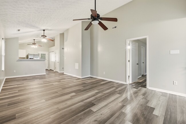 Building Photo - 6423 Hunters Creek Blvd