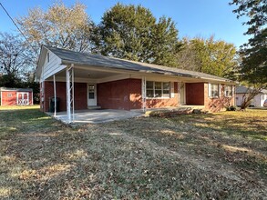 Building Photo - 139 Gwen Ave