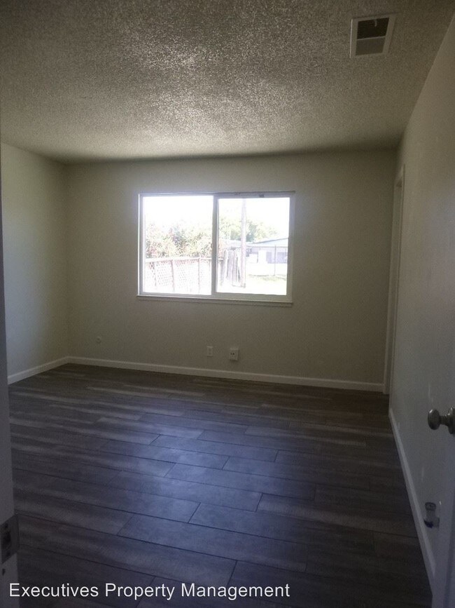 Building Photo - 3 br, 2 bath House - 3200 Virginia St