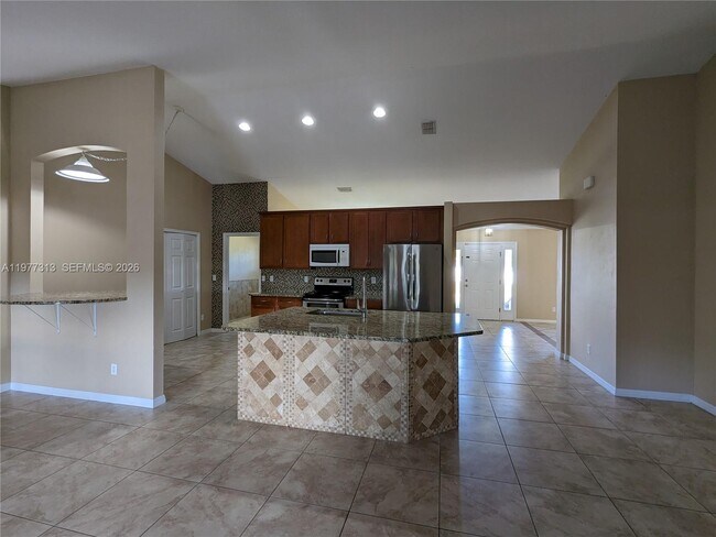 Building Photo - 4438 SW Athena Dr