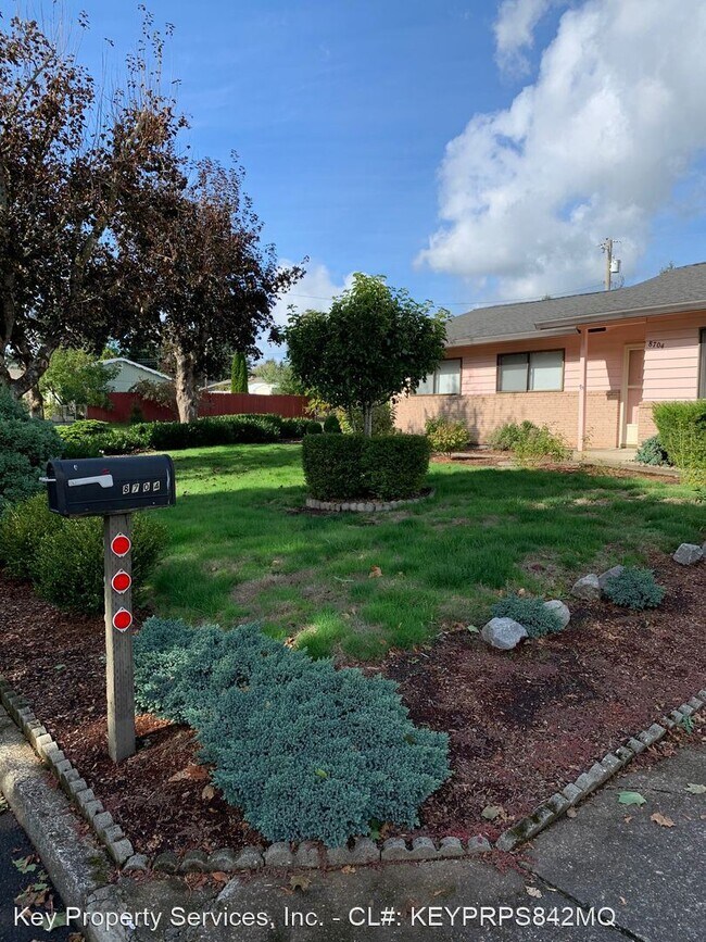 Building Photo - 3 br, 1.5 bath House - 8704 NE 58th St