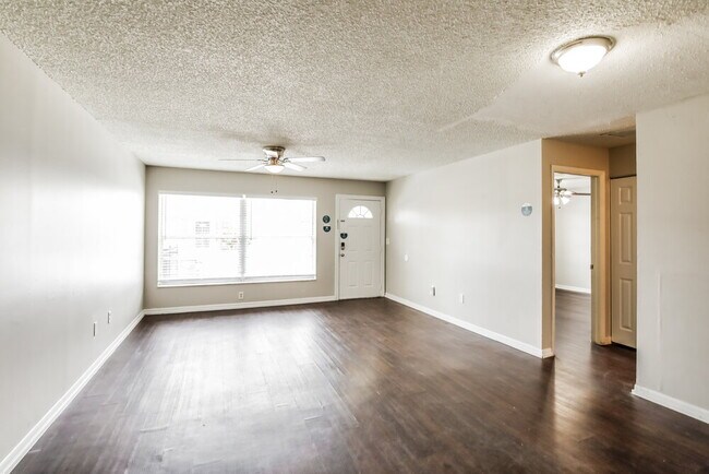 Building Photo - 18221 NW 40th Ct