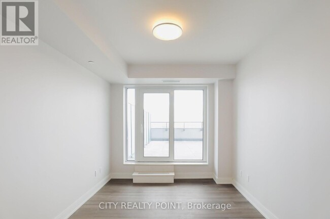 Building Photo - 2525-2525 Bathurst St