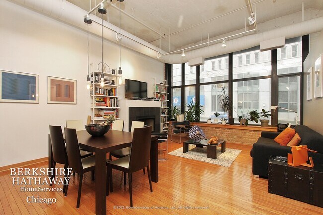 Building Photo - 333 W HUBBARD Street