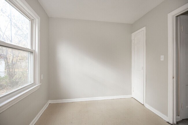 Foto del edificio - 3 BED, 1 BATH BEAUTIFUL  SINGLE-FAMILY HOME IN CLEVELAND!