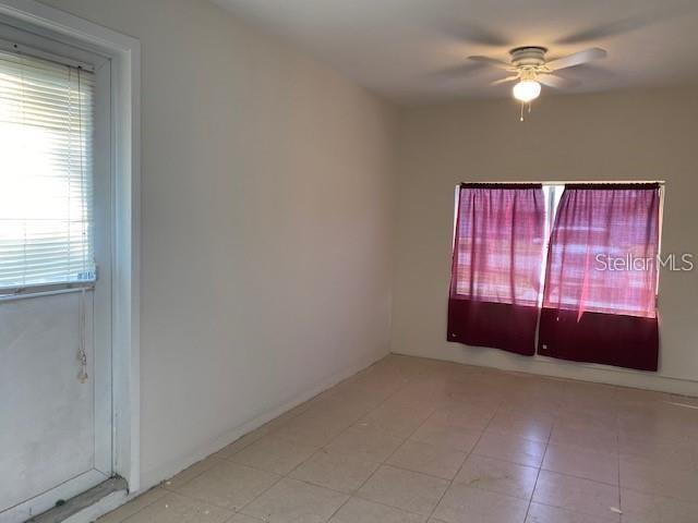 Foto del edificio - 4620 Pan American Blvd
