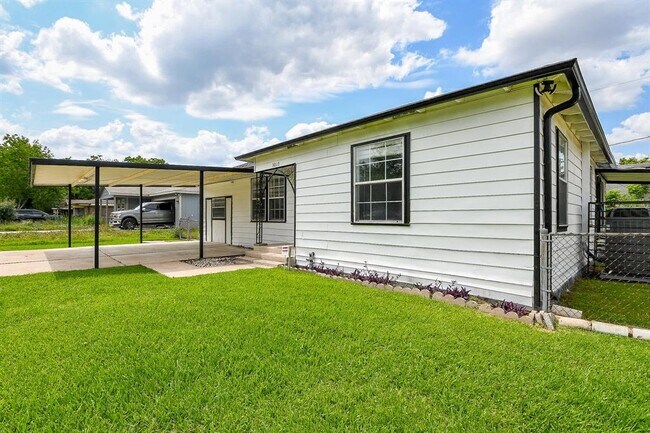 Building Photo - 3017 Barberry Dr