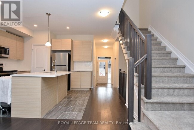 Building Photo - 30 Rookie Cres