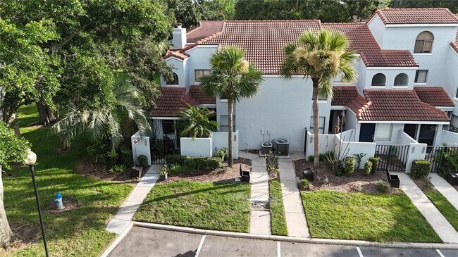 Foto del edificio - 4702 Sutton Terrace