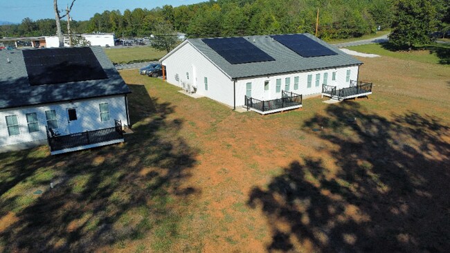 Foto del edificio - 144 N Coolwell Rd