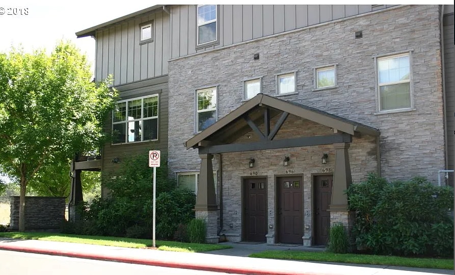 Photo - 696 NE Adwick Dr (Beaverton, OR)