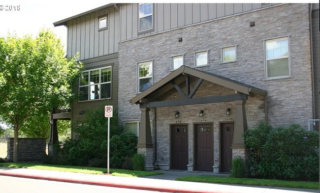 Photo - 696 NE Adwick Dr House