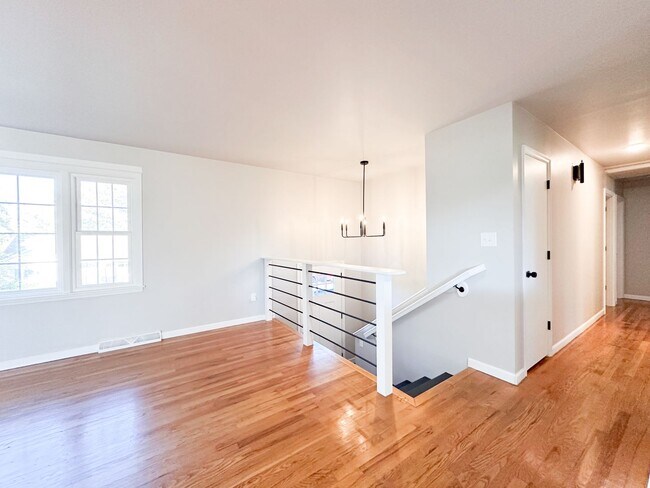 Foto del edificio - 4 bed/ 2 bath Single-Family Home