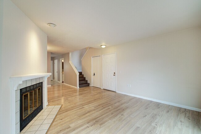 Foto del edificio - 2bd/2.5ba Woodinville Townhome