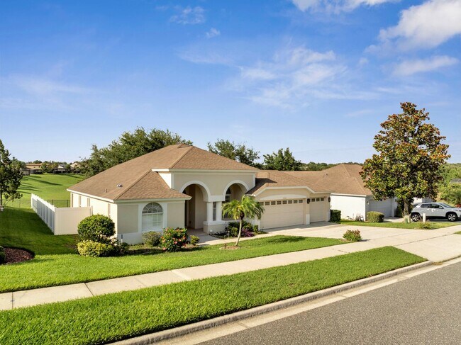 Building Photo - Stunning 4/3 with Fence Enclosed Yard in t...