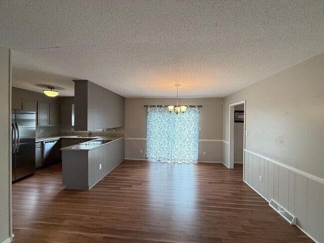 Building Photo - T.R. Lawing Realty Property