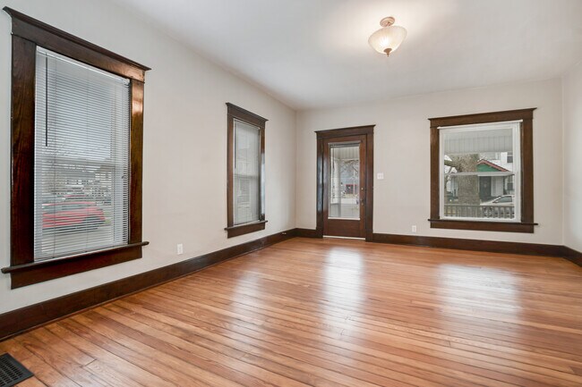 Fotografía del edificio - 21-23 E Water St