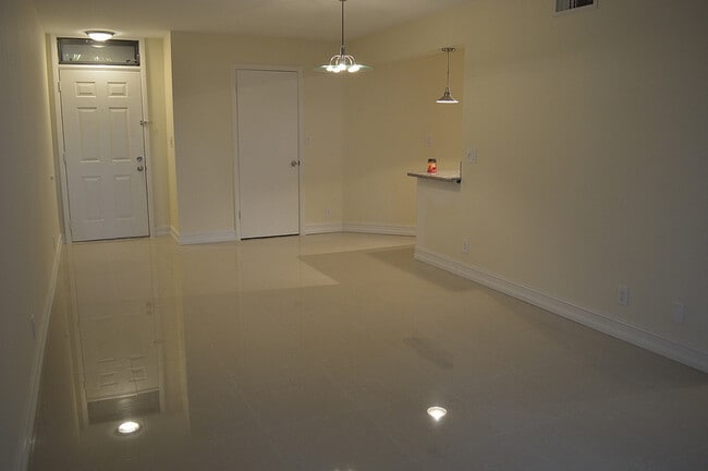 Foto del edificio - 216 Lake Pointe Dr