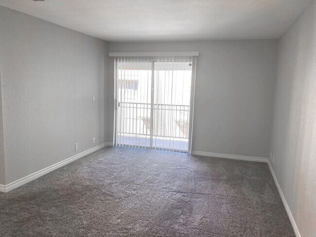 Living room - 5060 Indian River Dr