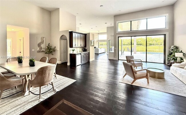 Foto del edificio - 400 Alexandra Cir