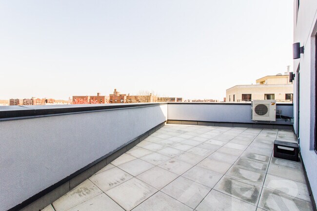 Foto del edificio - 242 Newkirk Ave