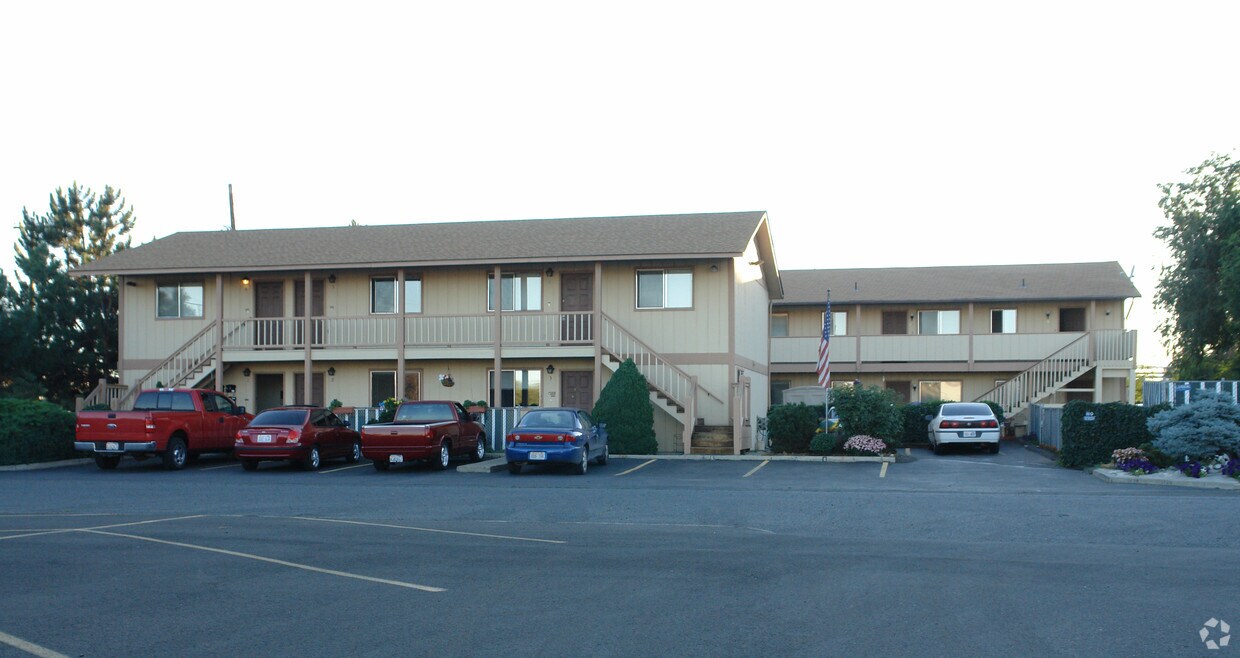 201203 E Oak St, Yakima, WA 98901 Apartments in Yakima, WA