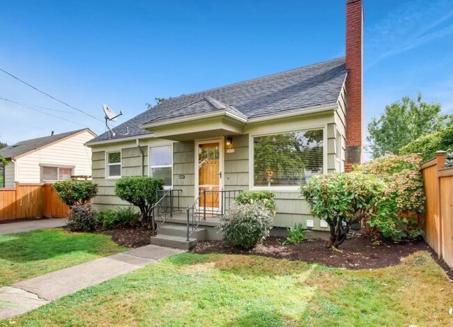 Building Photo - 2836 SE 66th Ave
