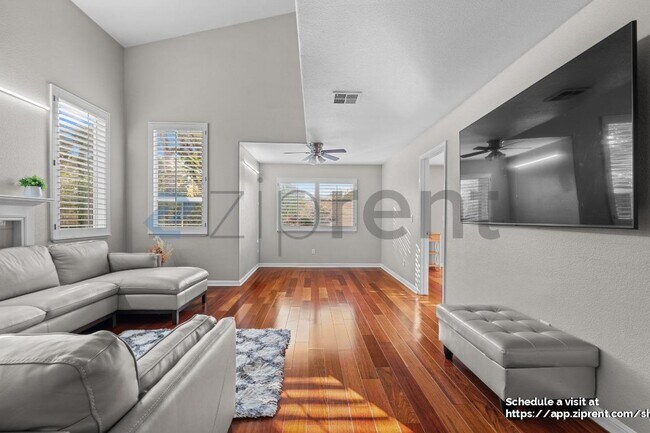 Foto del edificio - 1088 Vista Pointe Cir