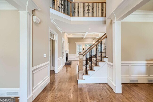 Building Photo - 855 Glengate Pl