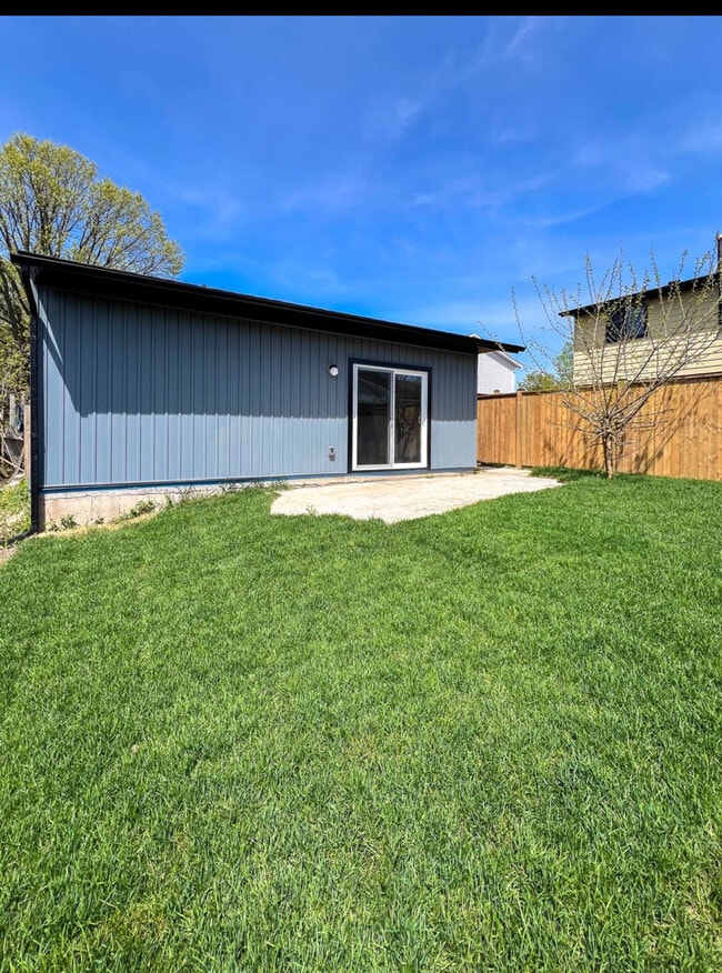Building Photo - 95 Leaside Dr