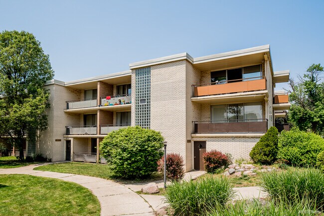 Foto del edificio - 12550 Fairview Ave