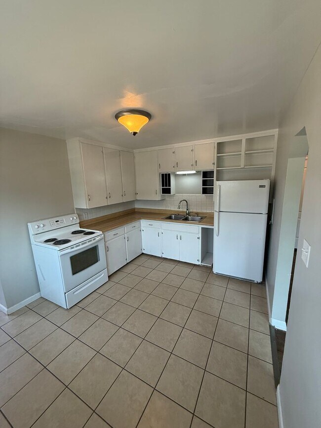 Foto del edificio - 4086-4088 Chase St