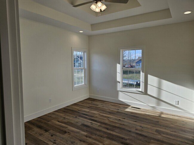Building Photo - 191 Greenbriar Ln