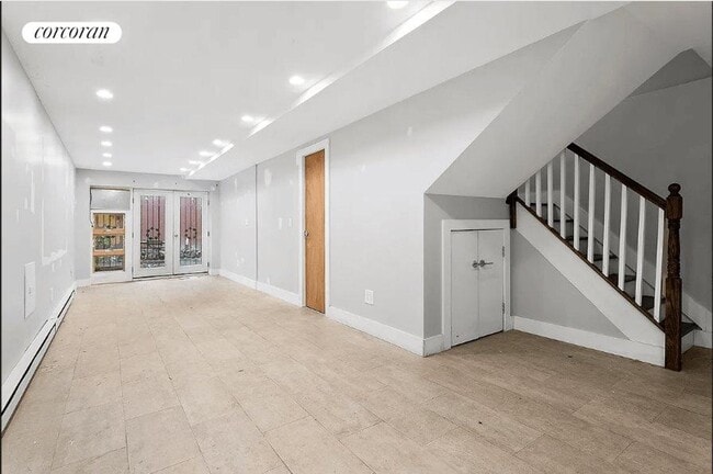 Building Photo - 92 Troy Ave