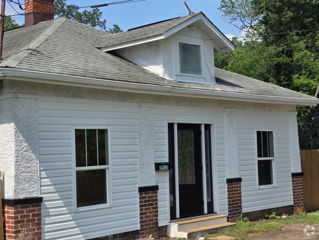 Building Photo - 2513 Haden Ave