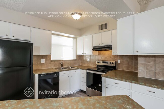 Building Photo - 1716 E Juniper Ave