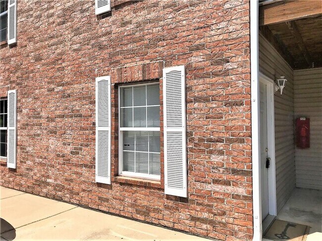 Building Photo - 1437 Sligo St