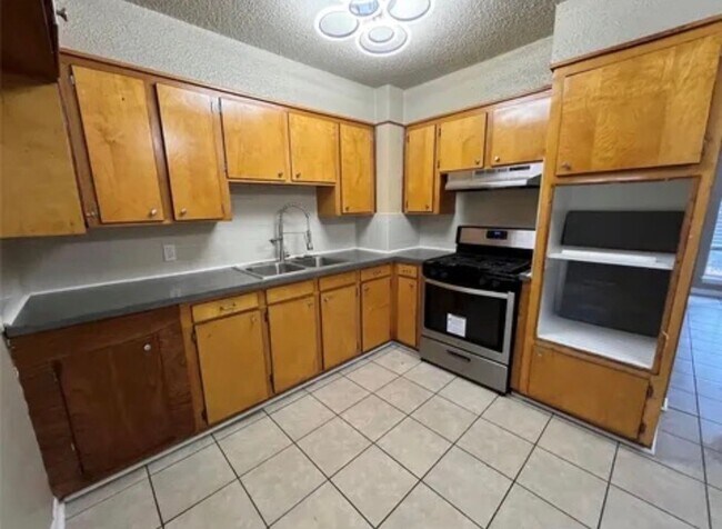 Foto del edificio - Housing voucher Accepted!