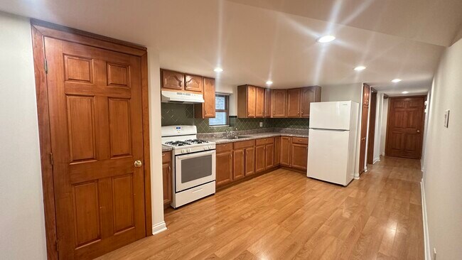 Foto del edificio - 5632 N St Louis Ave