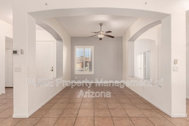 Building Photo - 2221 E Indian Wells Dr