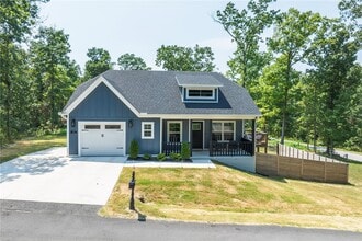 Building Photo - 87 Leicester Dr