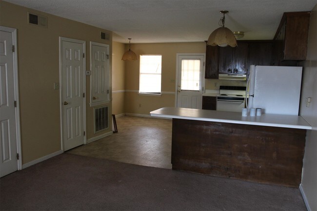 Foto del edificio - 2703 Doncaster Dr