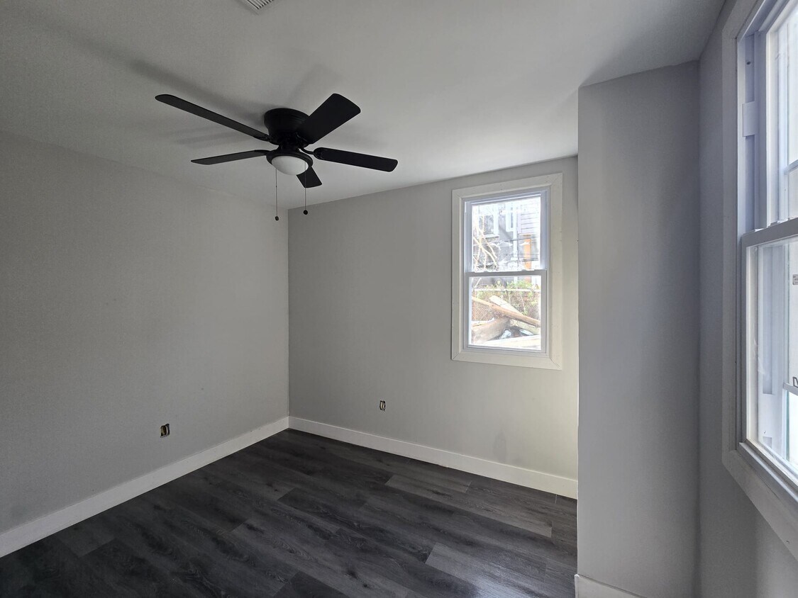 Primary Photo - 2418 N 16th St